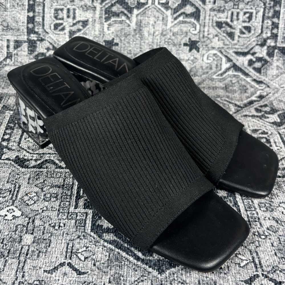 Deltan Flyknit Mule with leather sole sandal. Size‎ 10 women’s. EUC